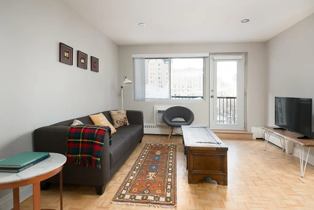 Bold Downtown Montreal Suites By Sonder Canada