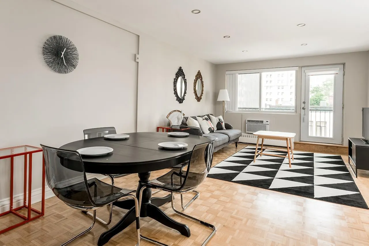 Bold Downtown Montreal Suites By Sonder