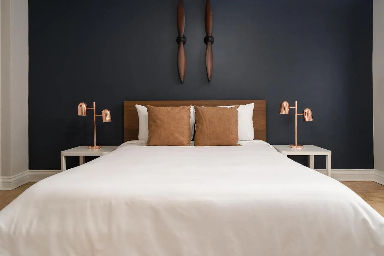 Bold Downtown Montreal Suites By Sonder Aparthotel