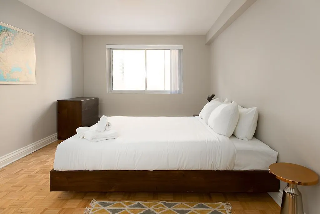 Bold Downtown Montreal Suites By Sonder Aparthotel
