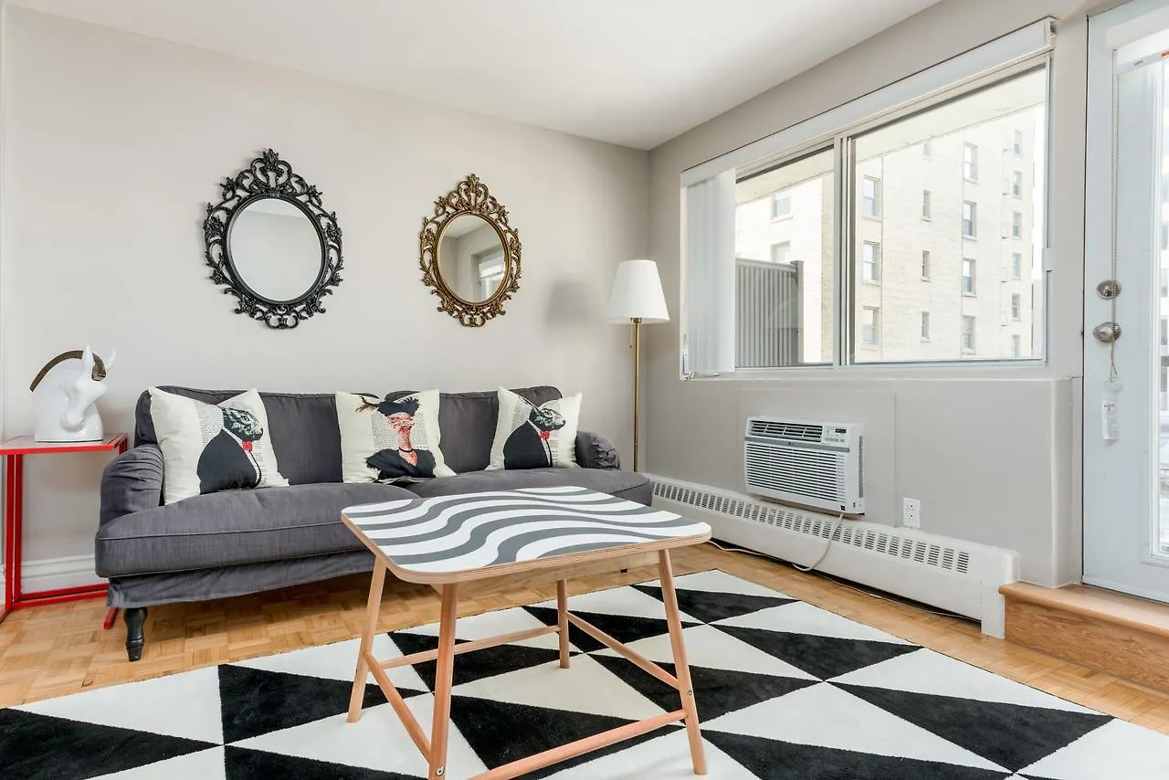 Bold Downtown Montreal Suites By Sonder Aparthotel