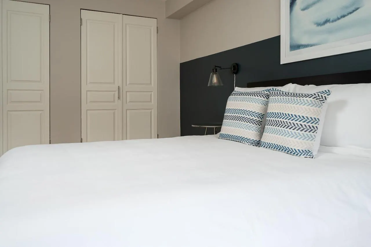 Bold Downtown Montreal Suites By Sonder Aparthotel