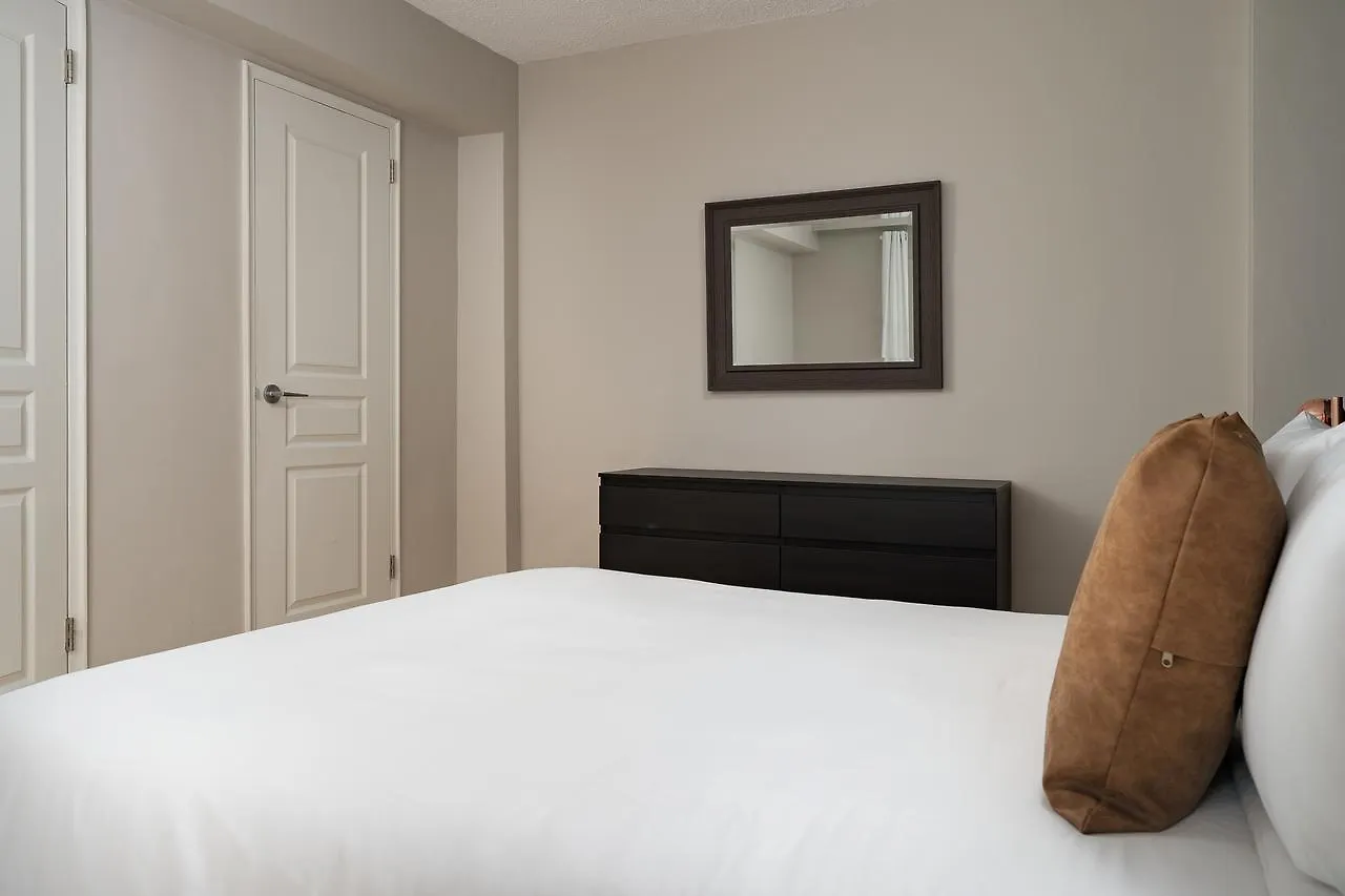 Bold Downtown Montreal Suites By Sonder Aparthotel