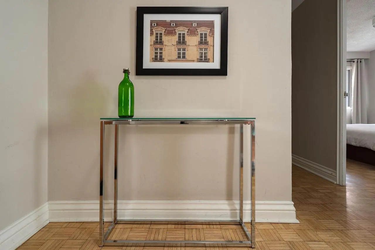 Bold Downtown Montreal Suites By Sonder