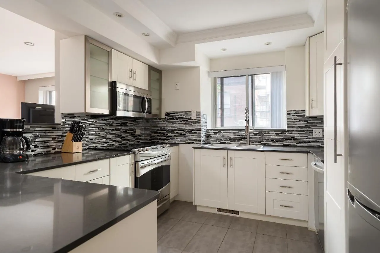 Bold Downtown Montreal Suites By Sonder Canada