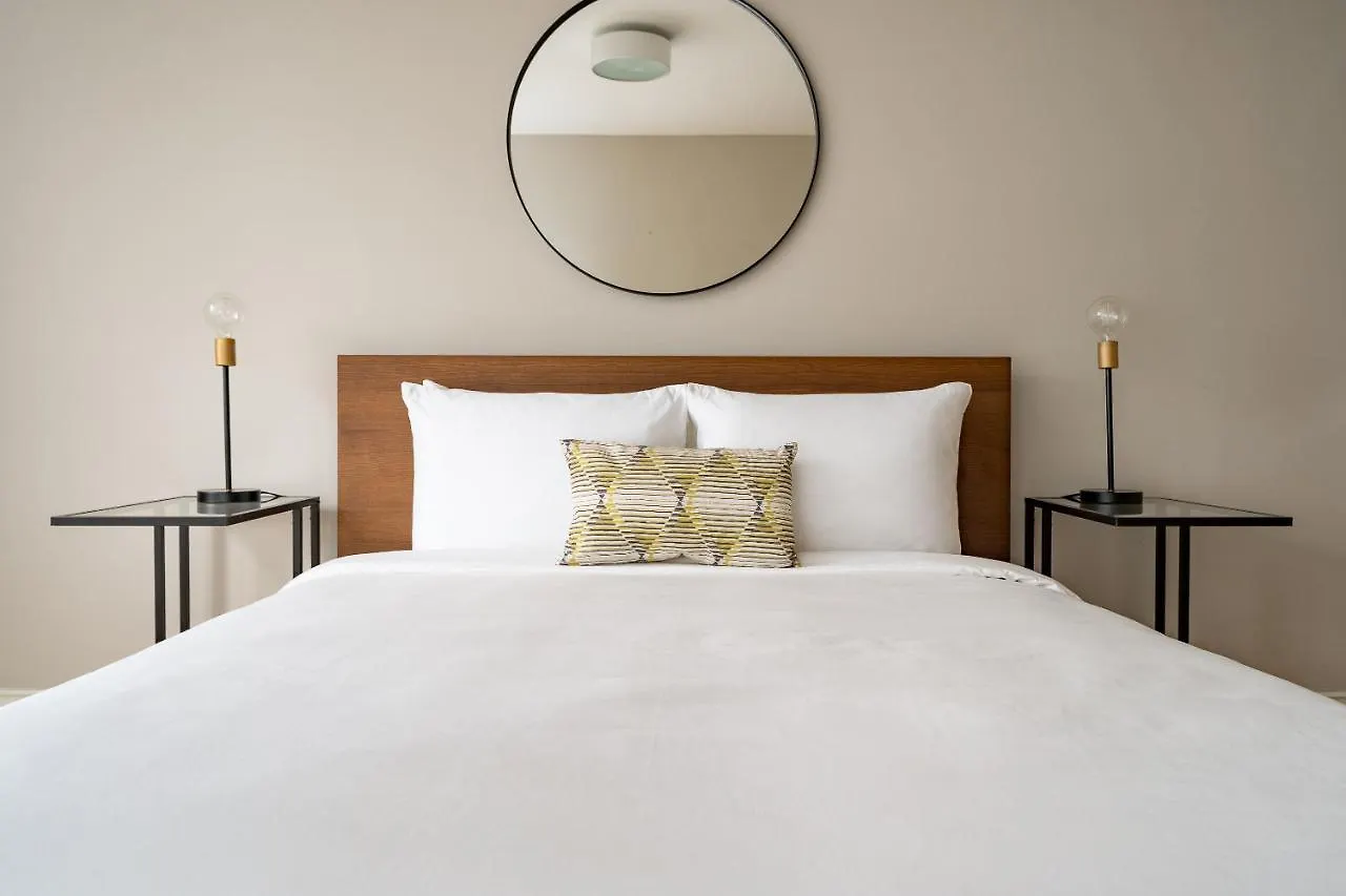 Bold Downtown Montreal Suites By Sonder Aparthotel