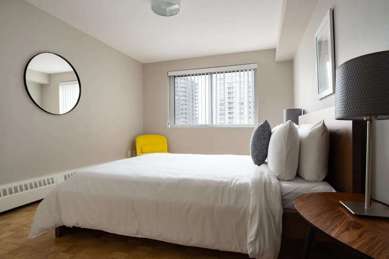 Bold Downtown Montreal Suites By Sonder